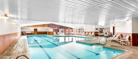 Una piscina cubierta