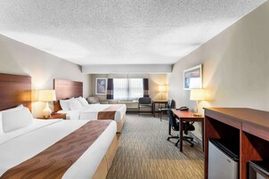 Cortinas blackout, tabla de planchar con plancha y cunas