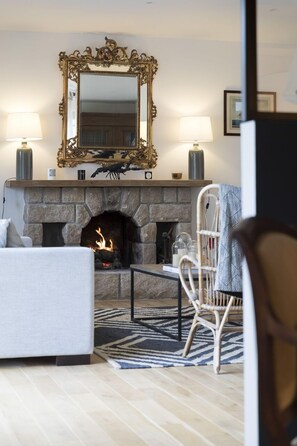 Fireplace - Cottage Santa Teresa (Saint-Lunaire)