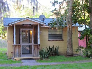 Deluxe Cabin, 2 Single Beds, Non Smoking