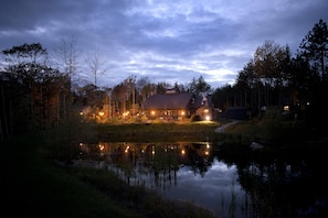 Breakfast and lunch served - Hidden Pond (Kennebunkport)