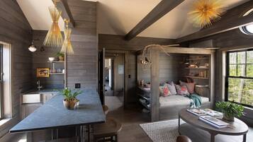 2 bedrooms, individually decorated, individually furnished