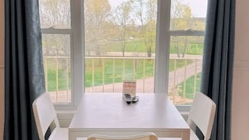 Comfort Room, 1 Queen Bed with Sofa bed, Kitchen