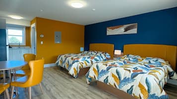 Deluxe Double or Twin Room, 2 Queen Beds | 1 bedroom, desk, soundproofing, free WiFi