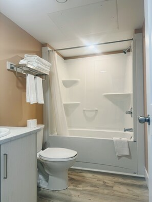 Deluxe Room, 2 Queen Beds | Bathroom | Hair dryer, towels, soap, shampoo - Fair Isle Motel (Brackley)