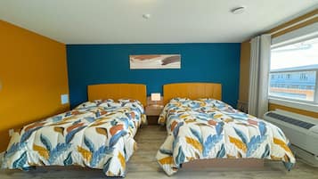 Deluxe Double or Twin Room, 2 Queen Beds | 1 bedroom, desk, soundproofing, free WiFi