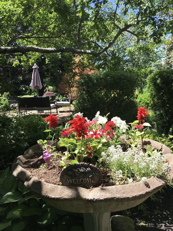 Exterior detail - Fair Isle Motel (Brackley)