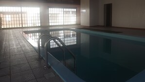 Indoor pool - Lindo Apart no Lago Negro 2 (Gramado)
