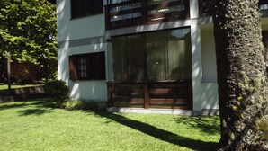 Exterior detail - Lindo Apart no Lago Negro 2 (Gramado)