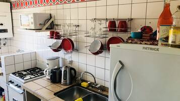 Superior Apartment, 1 Bedroom, Kitchen, City View | Private kitchen | Fridge, microwave, oven, stovetop