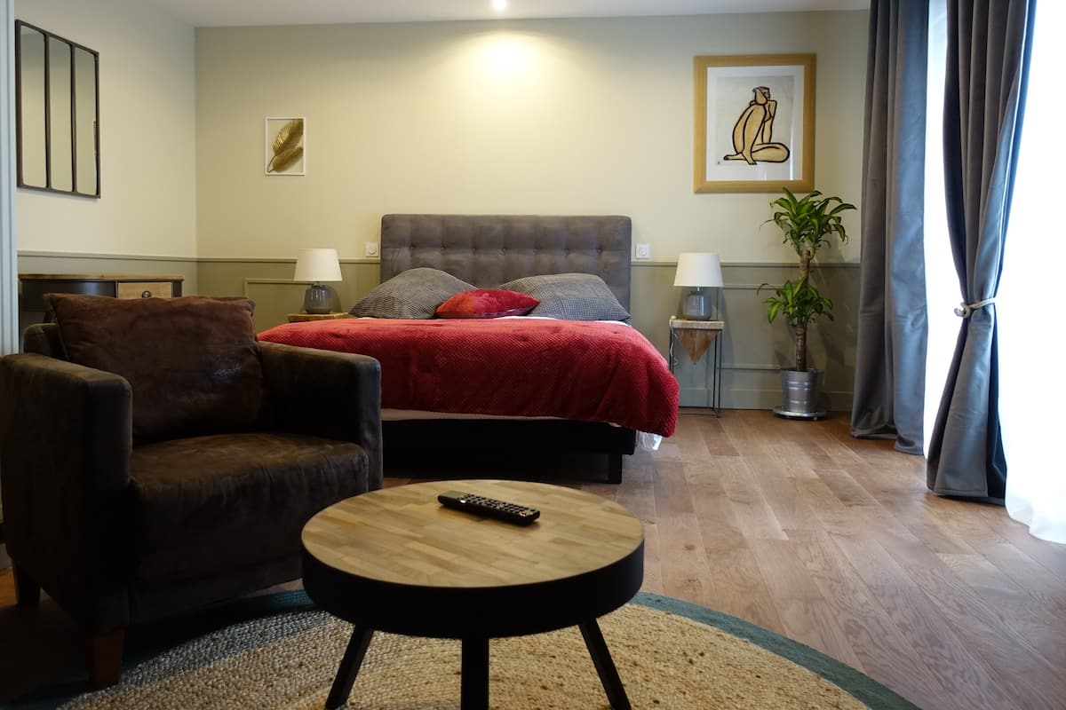 Deluxe Suite, Private Bathroom