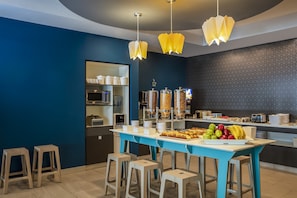 Colazione a buffet inclusa, servita tutte le mattine