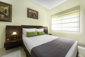 Desk, free WiFi, bed sheets