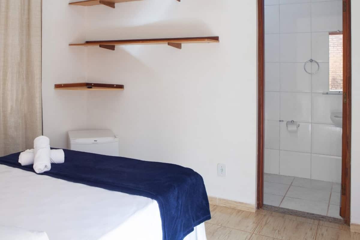 Minibar, ropa de cama y acceso para silla de ruedas