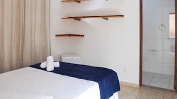 Twin Room | Minibar, bed sheets, wheelchair access