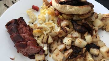 Free daily continental breakfast