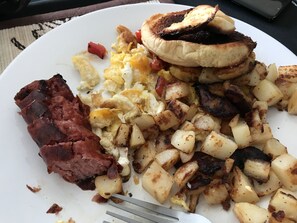 Petit déjeuner continental compris tous les jours