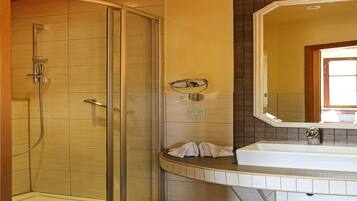 Basic Single Room, Ensuite | Bathroom