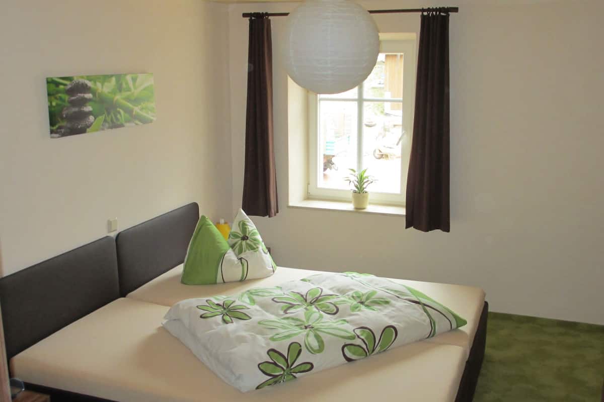 Comfort Apartment, Ensuite, Pool View