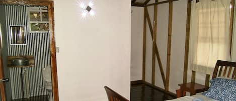 Comfort Double Room, Private Bathroom (Queen Room, Solar Hot Water) | Bathroom | Shower, towels