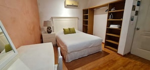 Family House, 4 Bedrooms, Private Pool | 5 bedrooms, free WiFi, bed sheets