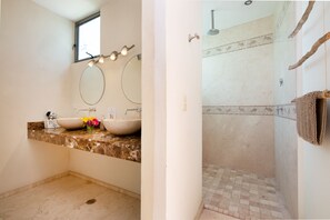 Familiehus - 4 soveværelser - privat pool | Badeværelse | Bruser, gratis toiletartikler, hårtørrer, håndklæder