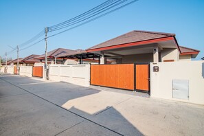 Three Bedrooms - Private Pool Villa | Façade de l’hébergement