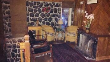 Flat-screen TV, fireplace