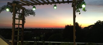 Beinte Singko de Marso Apartments