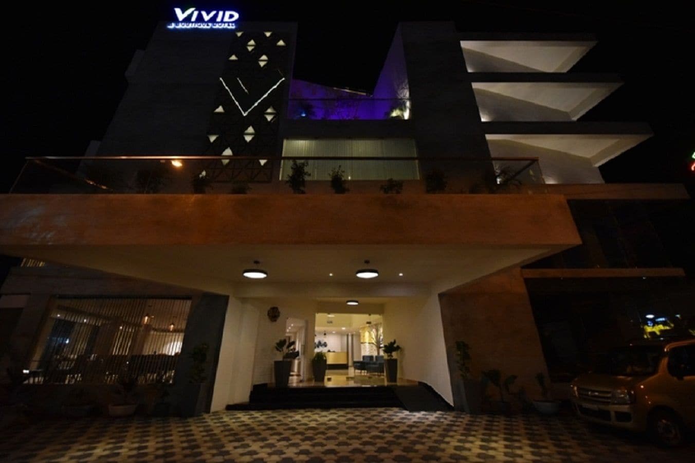 Standard Twin Room, 1 Bedroom | Minibar, in-room safe, desk, soundproofing