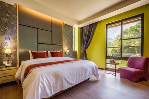 Standard Double Room, 1 Bedroom, Accessible | 1 bedroom, in-room safe, individually decorated, desk - Huaman hot villa (Puli)