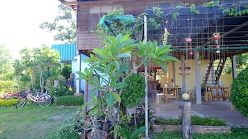 Khuôn viên nơi lưu trú