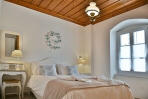Luxury Apartment, 2 Bedrooms, Balcony, City View | 2 bedrooms, Egyptian cotton sheets, premium bedding, down duvets