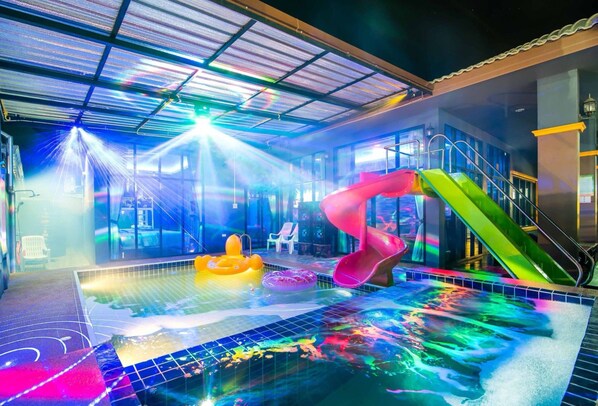 Five Bedrooms - Private Pool Villa | Teras/patio