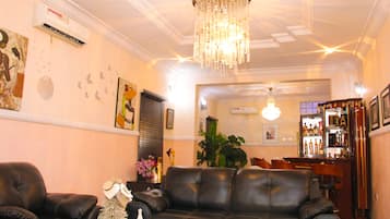 Télévision à écran plat