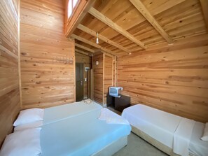 Deluxe Triple Room | Minibar, bed sheets - Halise Apart (Datça)