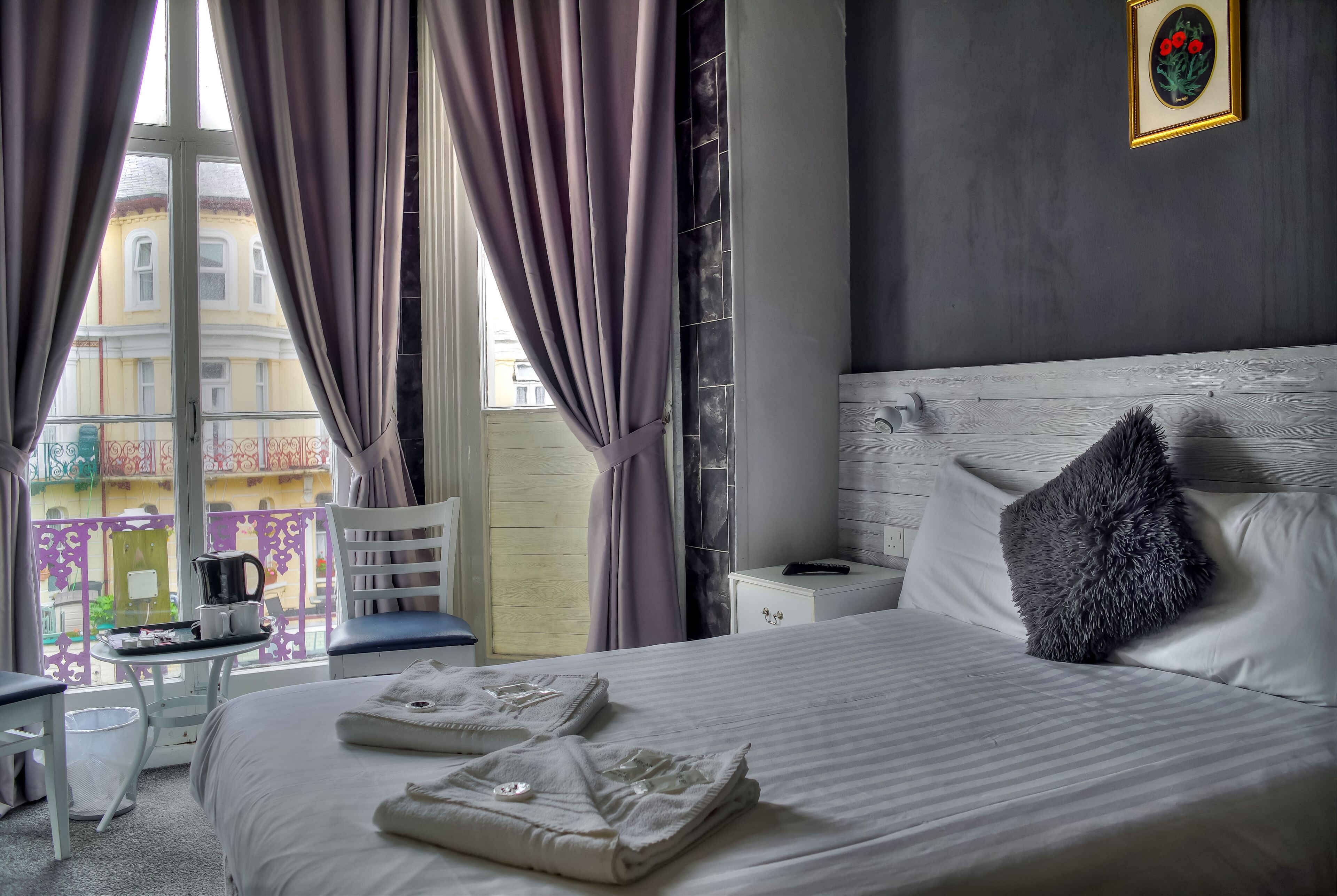 Wifi gratis y ropa de cama 