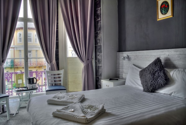 Chambre Double Standard, 1 lit double | Wi-Fi gratuit, draps fournis