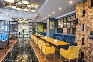 Food-Court