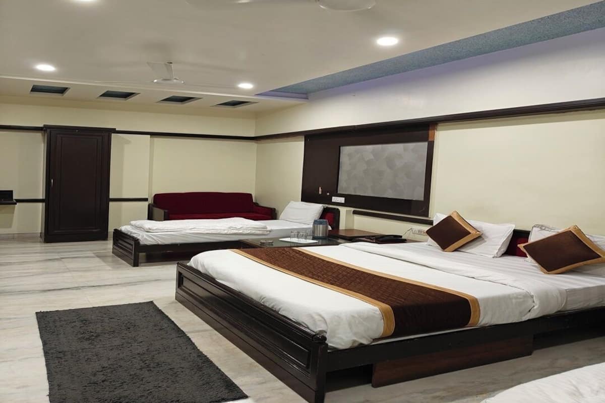 Family Room | Free WiFi