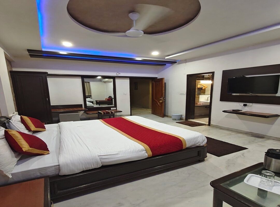 A/C Super Deluxe Double Bed Room | Free WiFi
