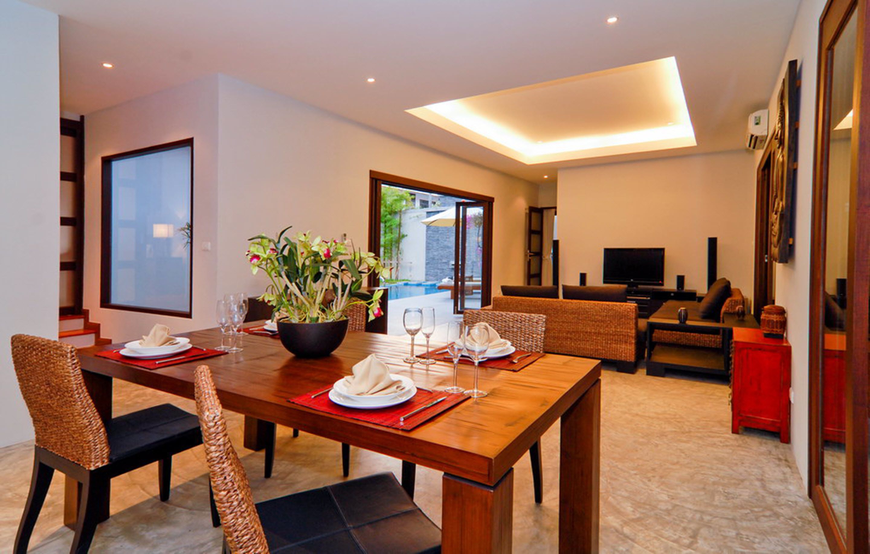 Villa | In-room dining