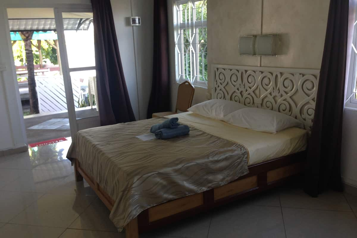 Family Triple Room, Multiple Beds | 1 bedroom, premium bedding, desk, free WiFi