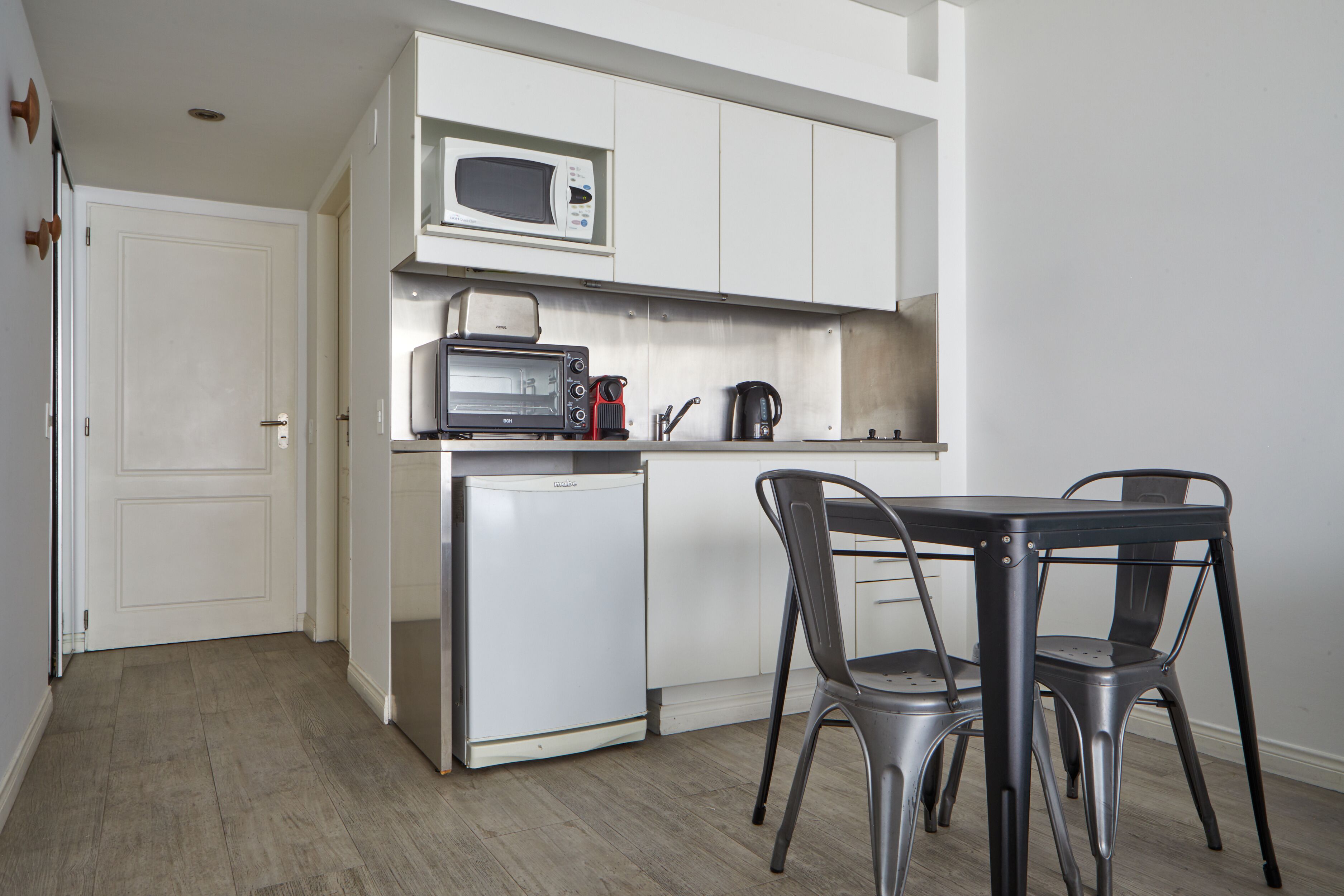 basic studio (#cs54) | private kitchen | fridge, microwave, stovetop, coffee/tea maker