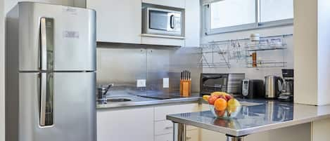 Family Apartment, 2 Bedrooms, Kitchen | Private kitchen | Fridge, microwave, stovetop, coffee/tea maker