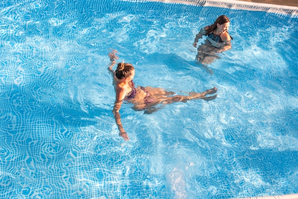 Piscina externa sazonal