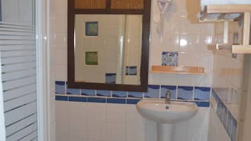 Double Room, 1 Double Bed | Bathroom