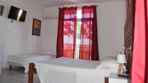 Doppelzimmer, 1 Doppelbett | Bügeleisen/Bügelbrett, kostenloses WLAN, Bettwäsche