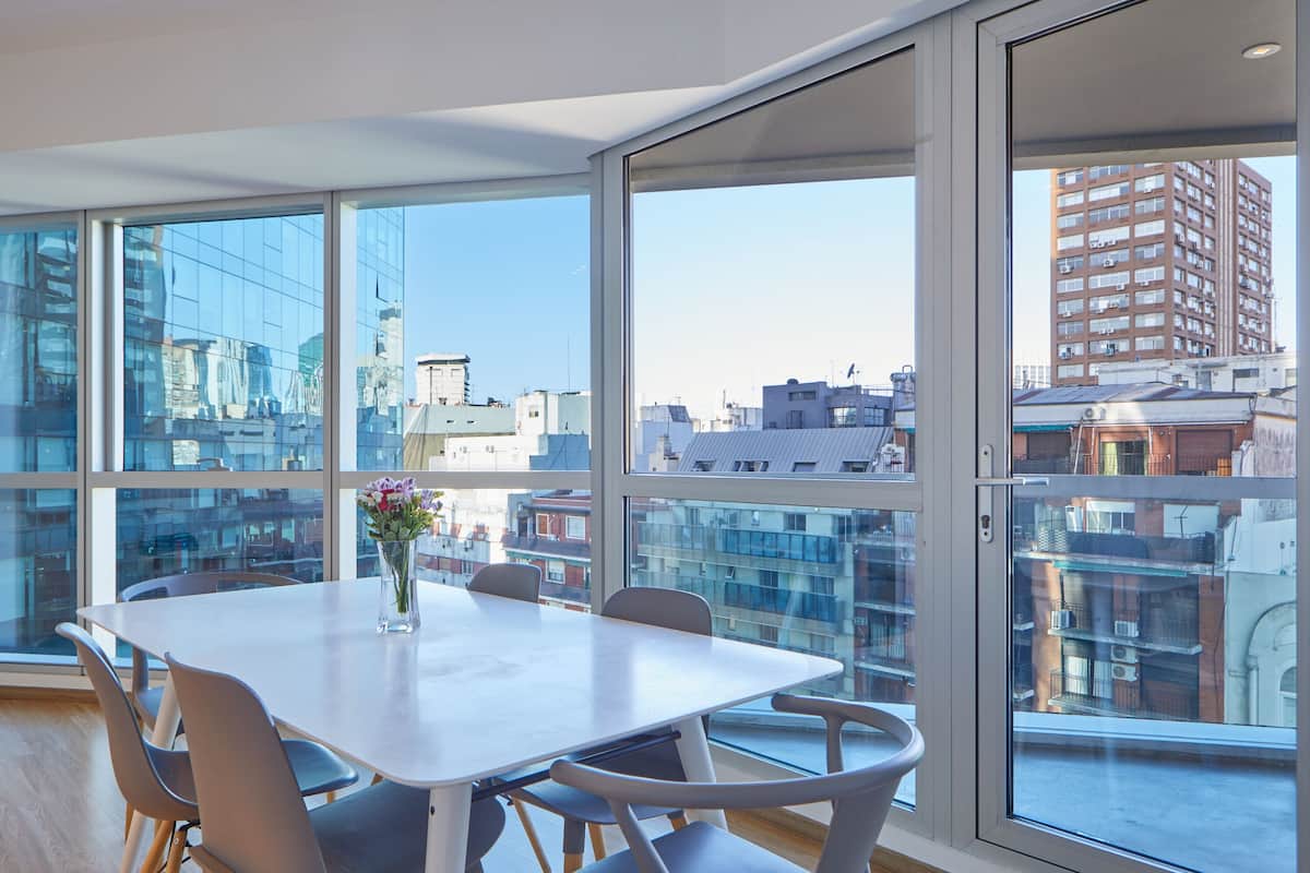 Apartment, 2 Bedrooms | Dining room