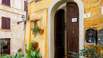 Casa Alberi - Albergo Diffuso Volterra | Free WiFi, bed sheets